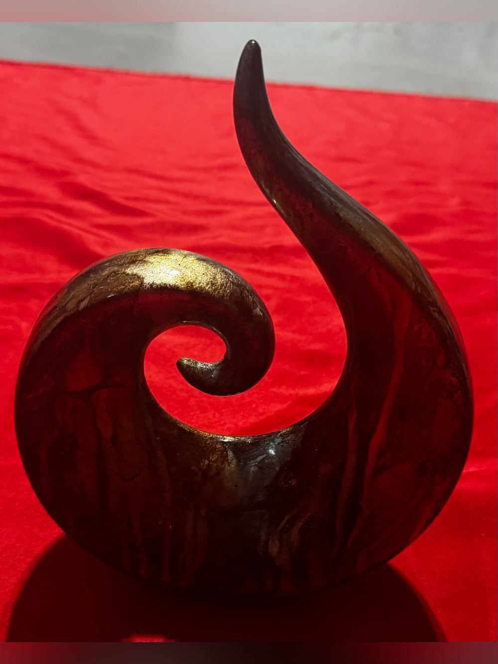 Unlisted Metallic Black and Gold Curved Home Sculpture